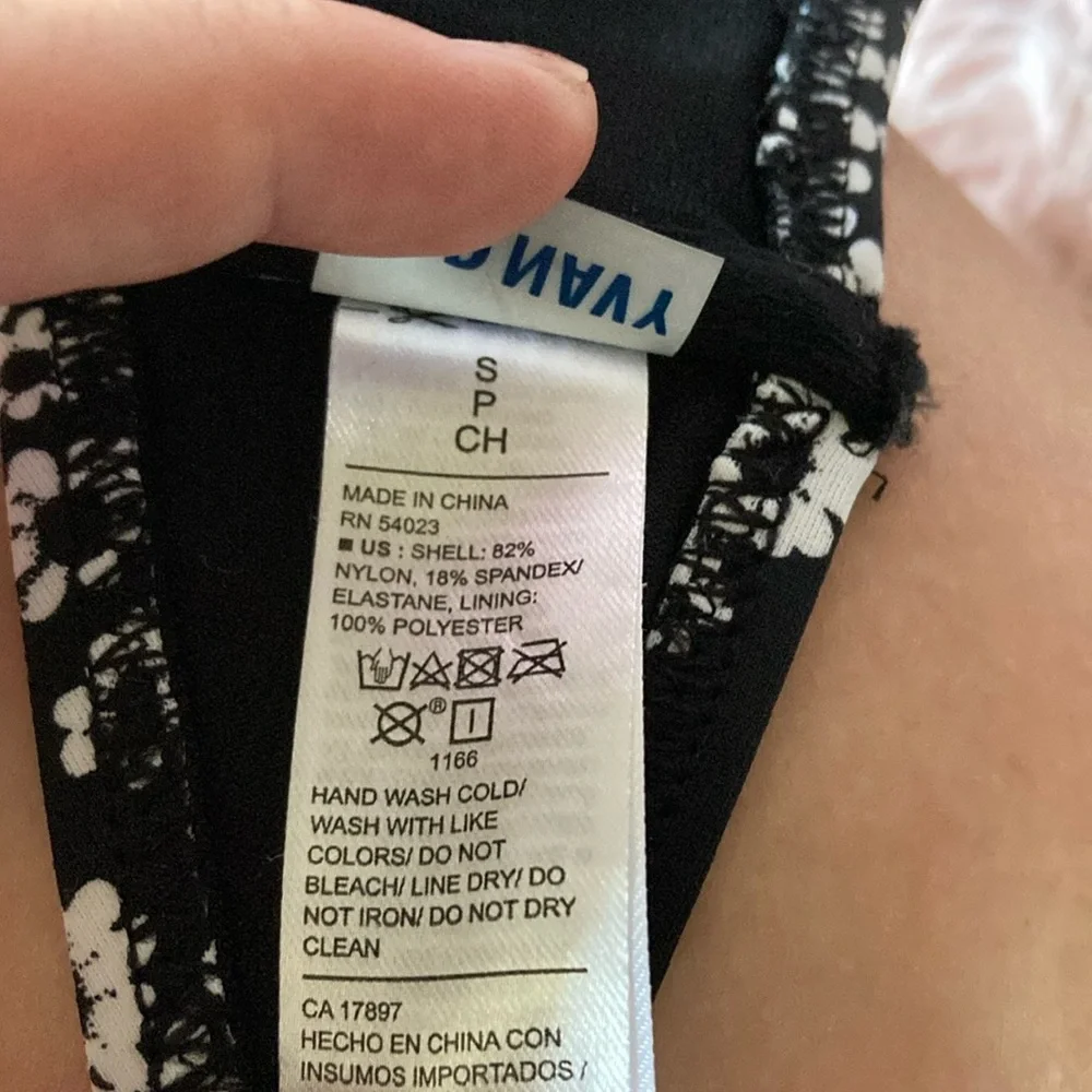 Old Navy underwire strapless bikini top - Picture 4 of 4